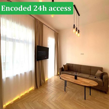 Picturesque Old Town Apartment With Charming Balcony 카우나스 외부 사진